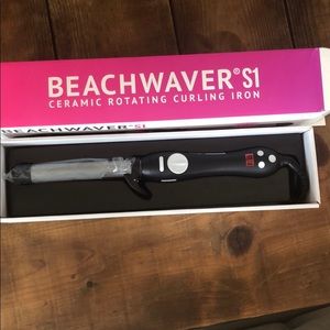 Beachwaver S1Dual Voltage-rotatating curling iron